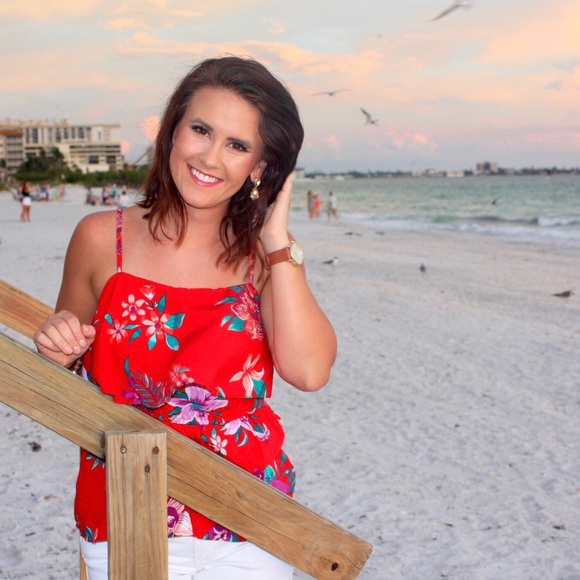 Meet your Posher, Emily - Picture 4 of 5